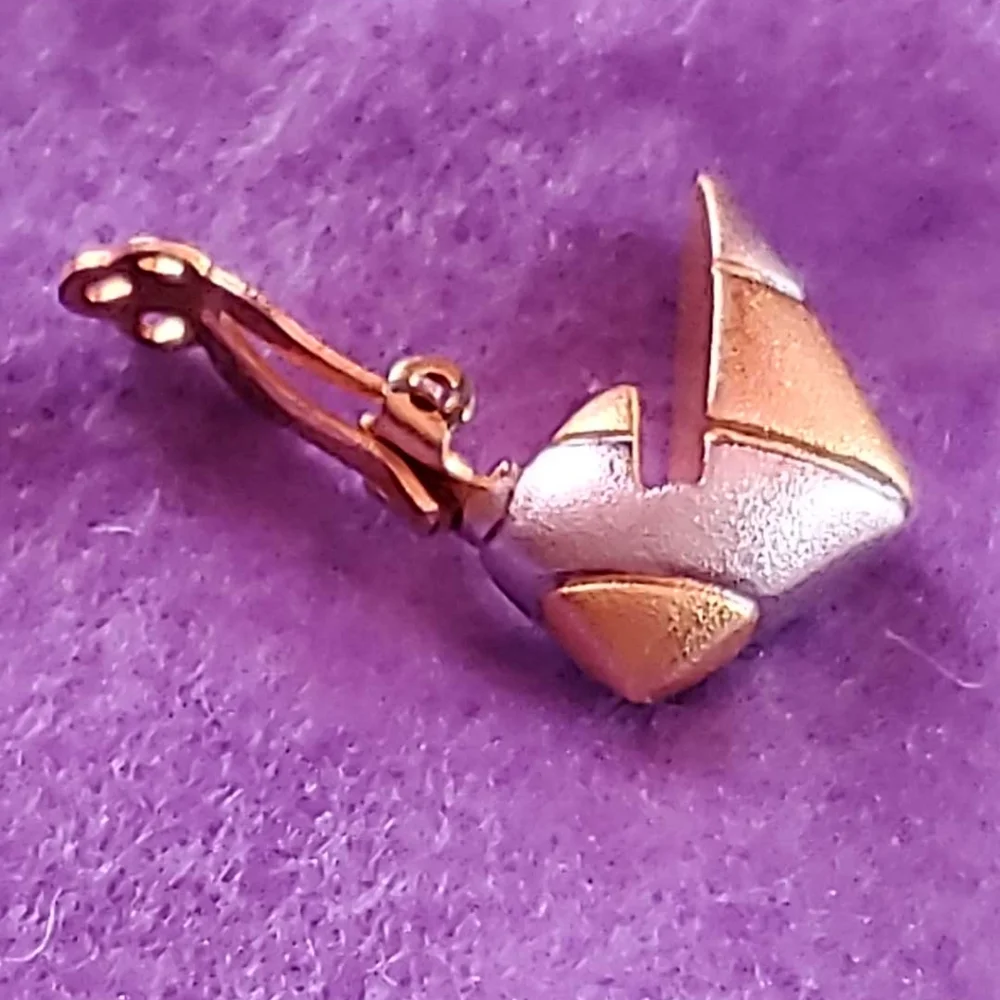 STEEL GRAY & BRASS GOLD Clip-On Earrings Two Tone Metallic_4